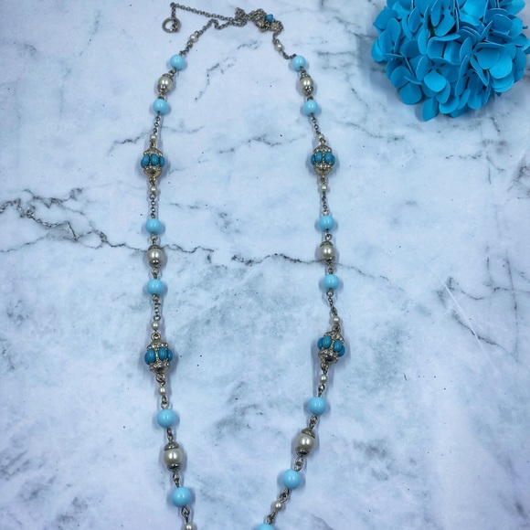 Banana Republic Necklace - Cute! 🌼 - Picture 3 of 5